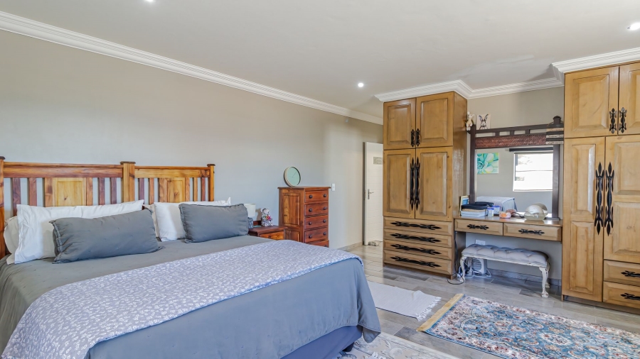 10 Bedroom Property for Sale in Jacobsbaai Western Cape